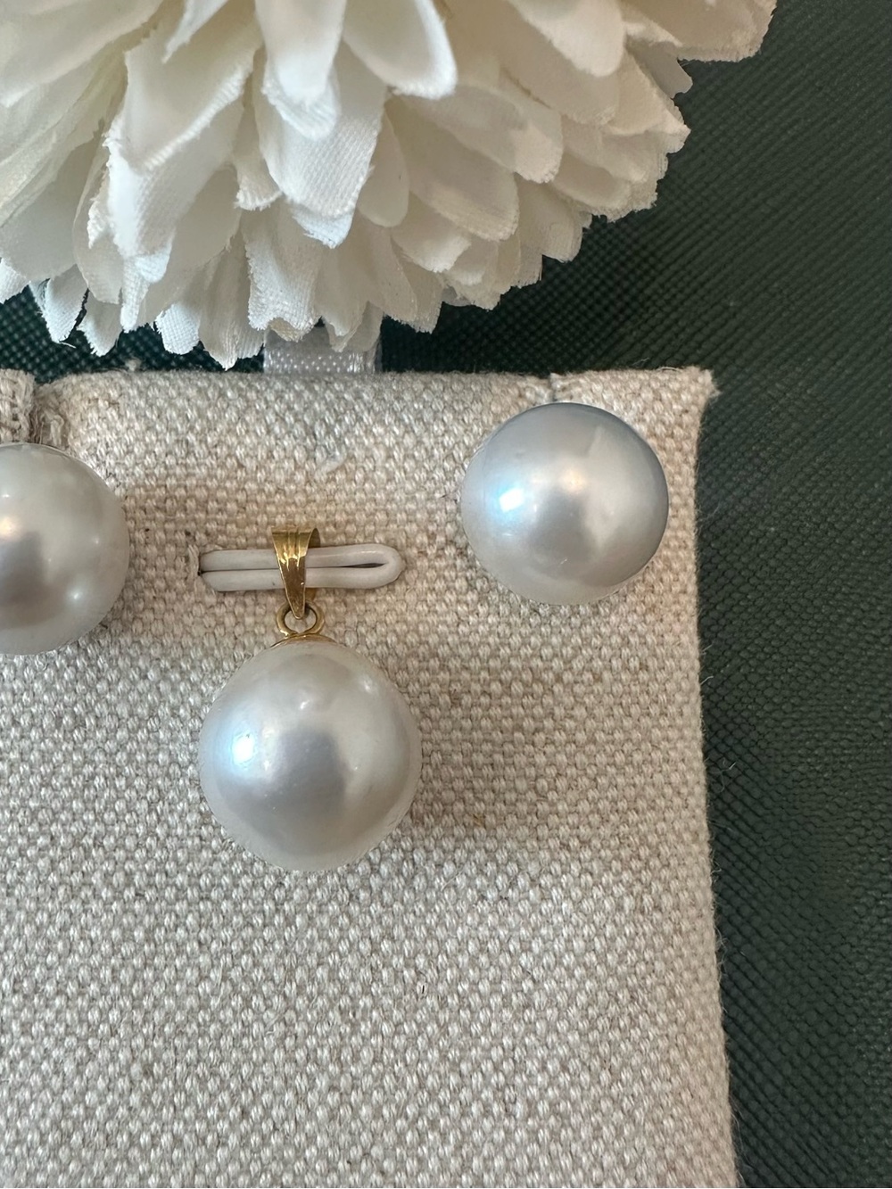 Authentic South sea pearl in solid 14KG settings